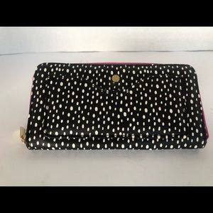Zip-around wallet